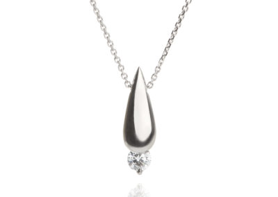 18ct white gold drop diamond pendant