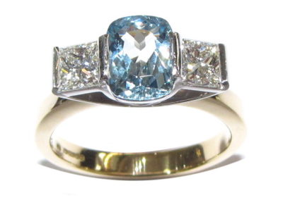 18ct yellow and white gold 3 stone diamond and aquamarine ring