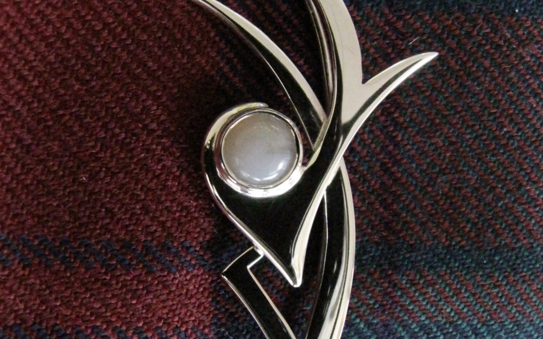 silver kilt pin with Scottish agate cabochon