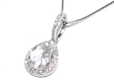 18ct white gold pear shape diamond pendant
