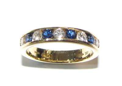 18ct yellow gold sapphire and diamond ring