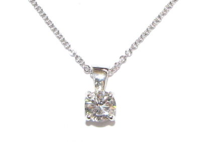 18ct white gold diamond pendant and chain