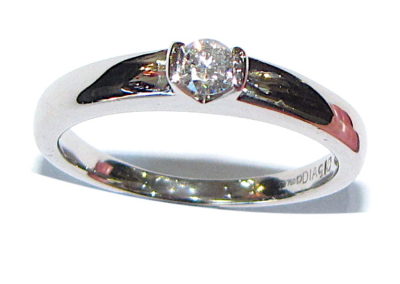 18ct White Gold and Diamond Solitaire Ring