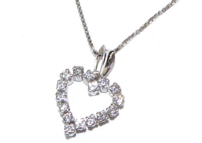 18ct white gold 16 stone diamond heart pendant