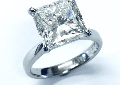 Platinum princess cut diamond ring