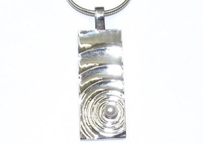Silver ripple pendant