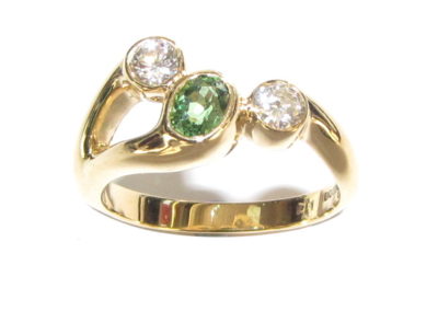 18ct yellow gold diamond and tsavorite garnet ring