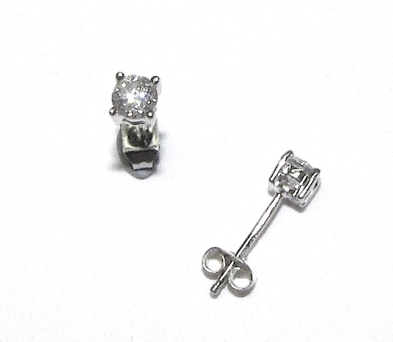 18ct White Gold Diamond Stud Earrings