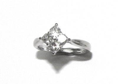 18ct White Gold Diamond Nelson Cala Bloom Ring