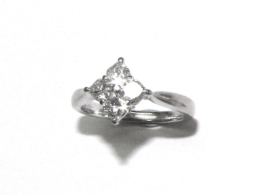 18ct White Gold Diamond Nelson Cala Bloom Ring