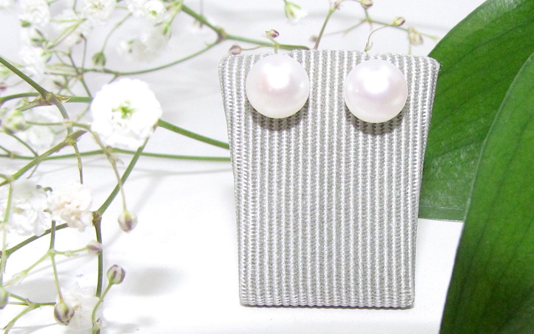 Jersey pearl stud earrings