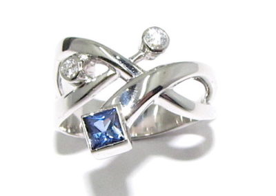 platinum sapphire and diamond ring