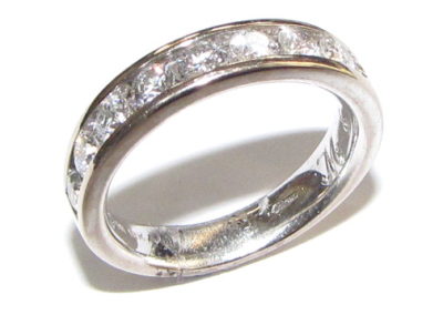 18ct white gold 10 stone diamond eternity ring