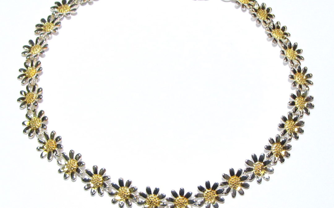 Silver / gold plated daisy bracelet