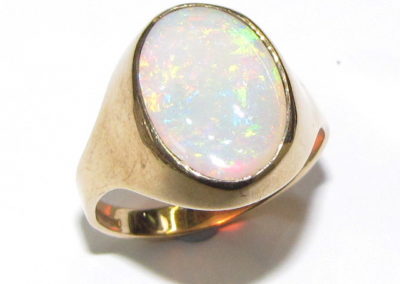 9ct yellow gold opal signet ring