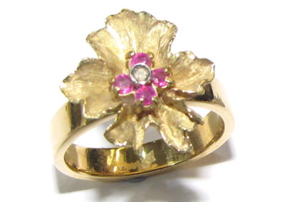 18ct yellow gold ruby and diamond ring