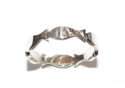 silver fishy ring