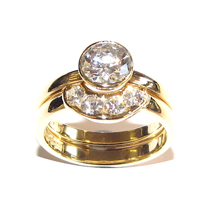 18ct yellow gold fitted diamond wedding ring