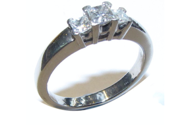 Platinum 3 stone diamond ring