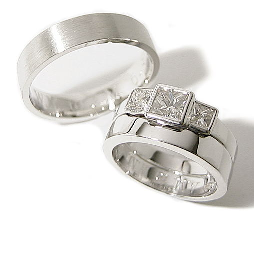 18ct white gold fitted wedding ring