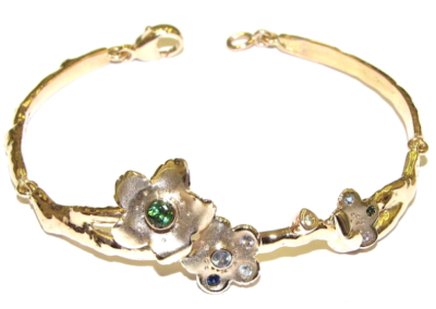 9ct yellow gold flower bracelet