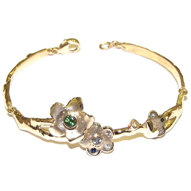 9ct yellow gold flower bracelet