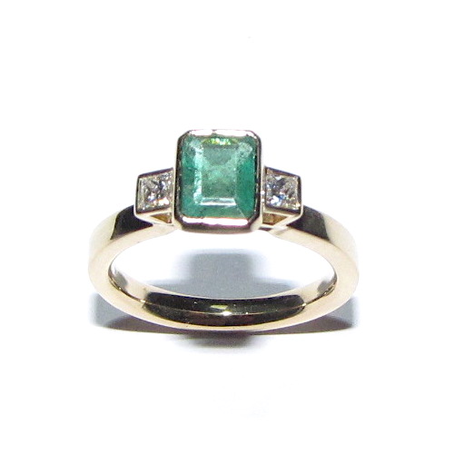 18ct yellow gold emerald and diamond ring