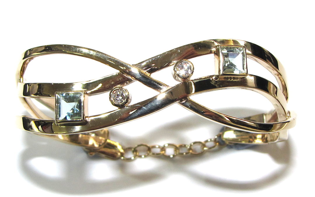 9ct yellow gold diamond and green beryl bangle