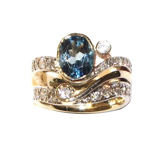 18ct yellow gold sapphire and diamond ring